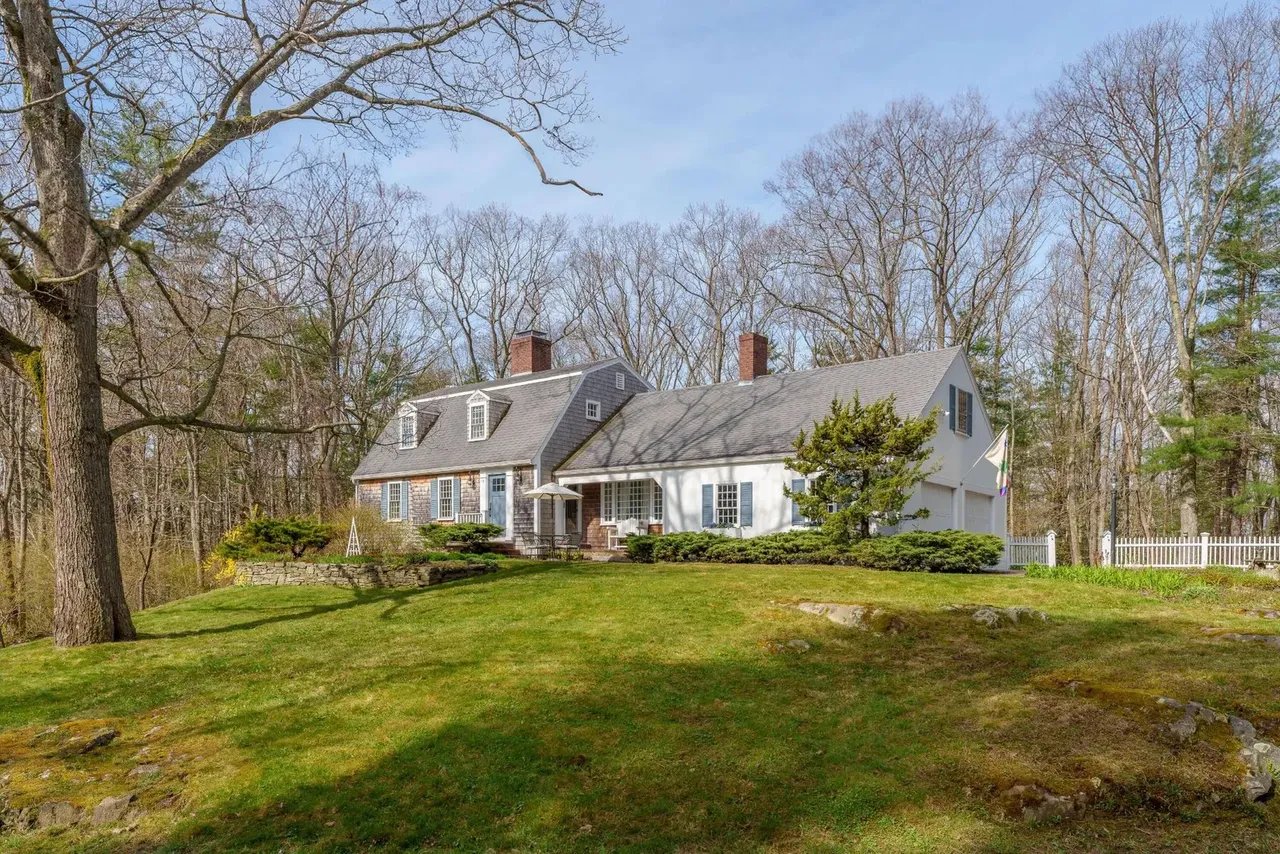 New Listing! 10 Locksley Road, Cape Elizabeth, ME 04107 – $1,280,000