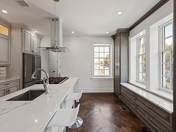 1914 Bedford Ave