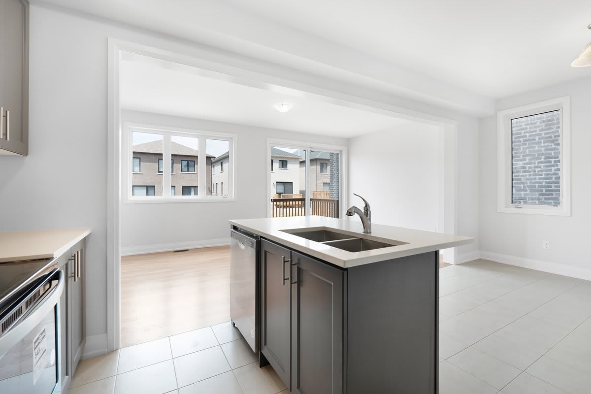 257 Harwood Ave