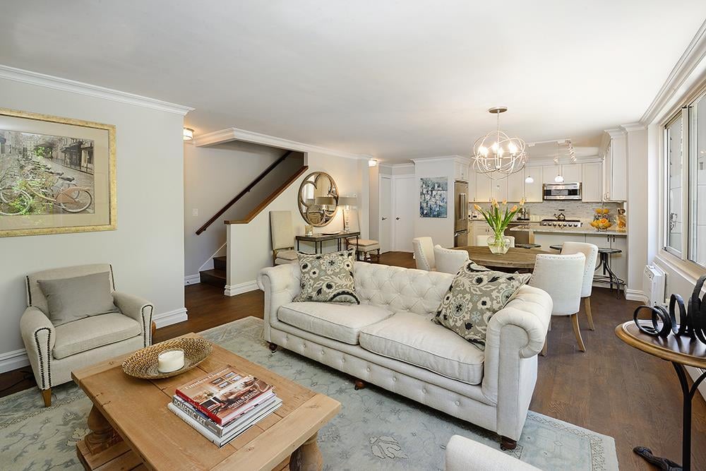 551 Main St, #203