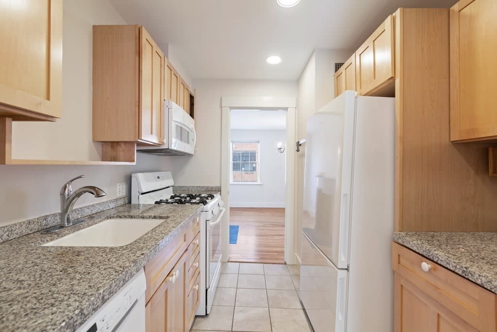 135 Charles St, #3
