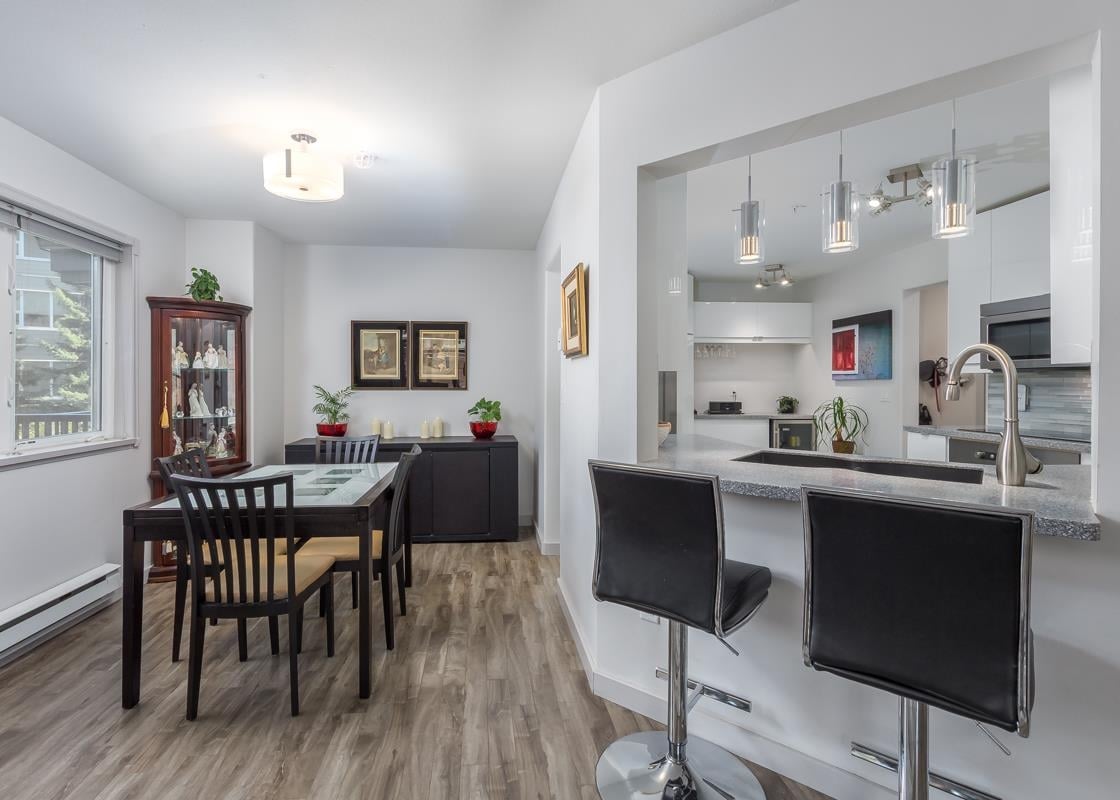 112-1466 Pemberton Ave