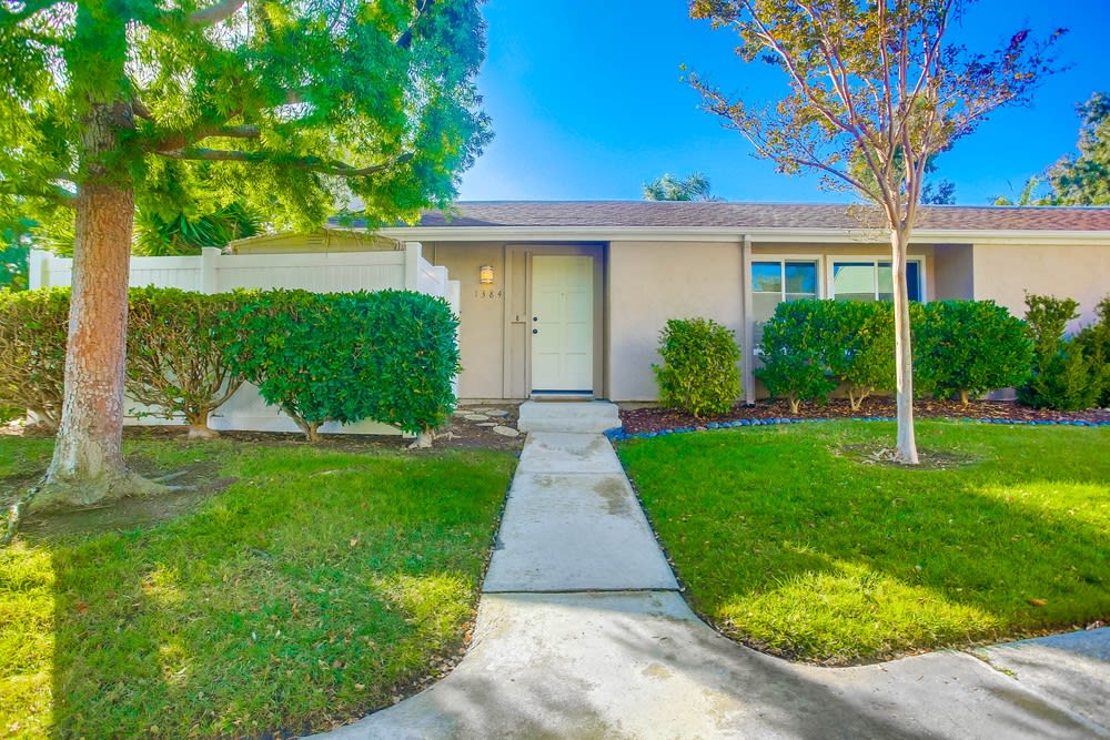 Single Level Condo in Cardiff-by-the-Sea!