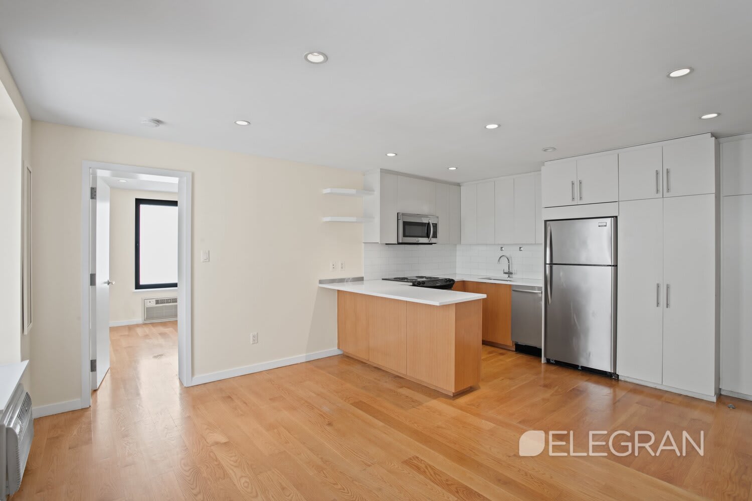 200 E 35th St, Unit 4