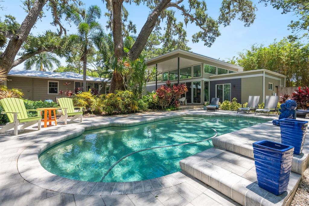 1734 Bahia Vista St