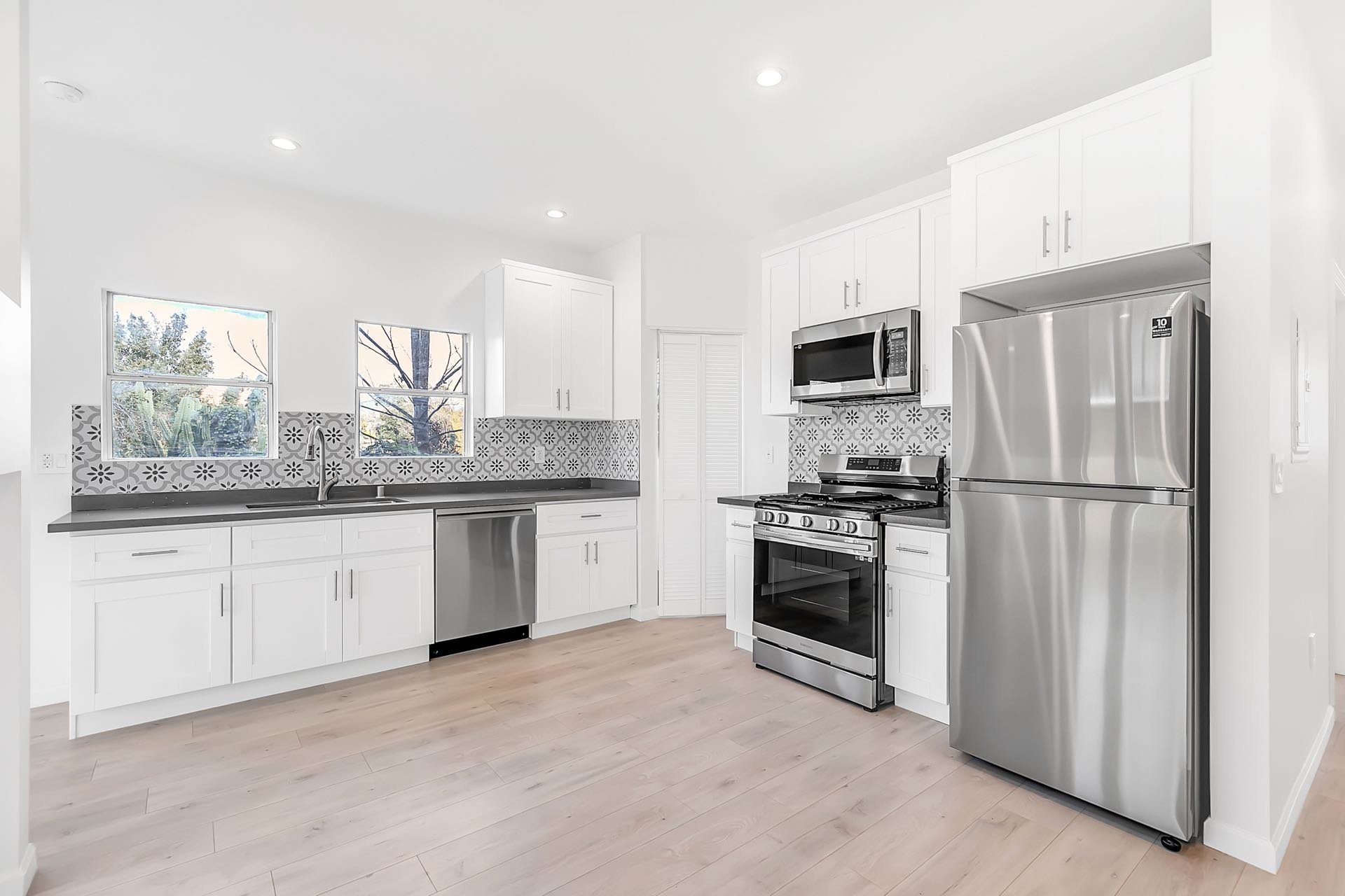 124 1/2 North Park View Street