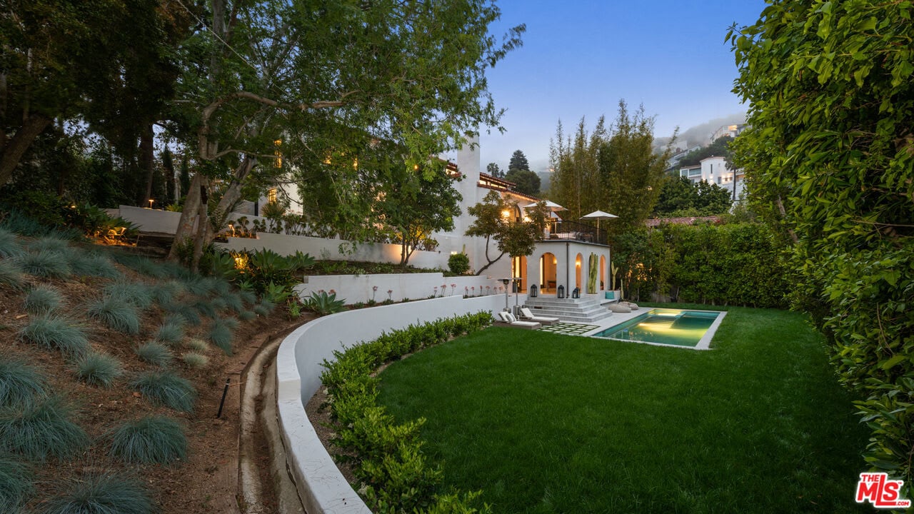 Stunning Sunset Strip Adjacent Spanish