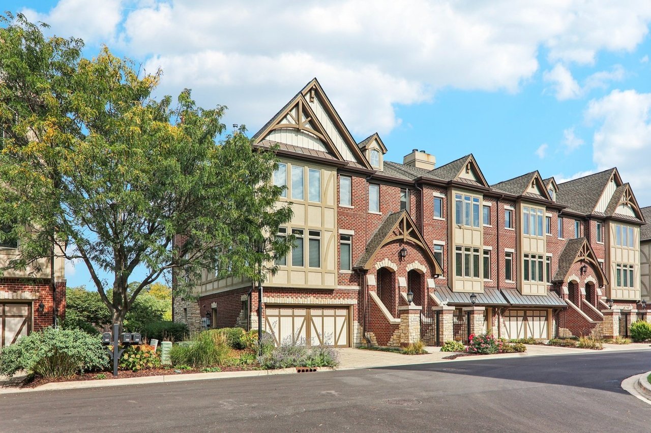 402 Brownstone Dr
