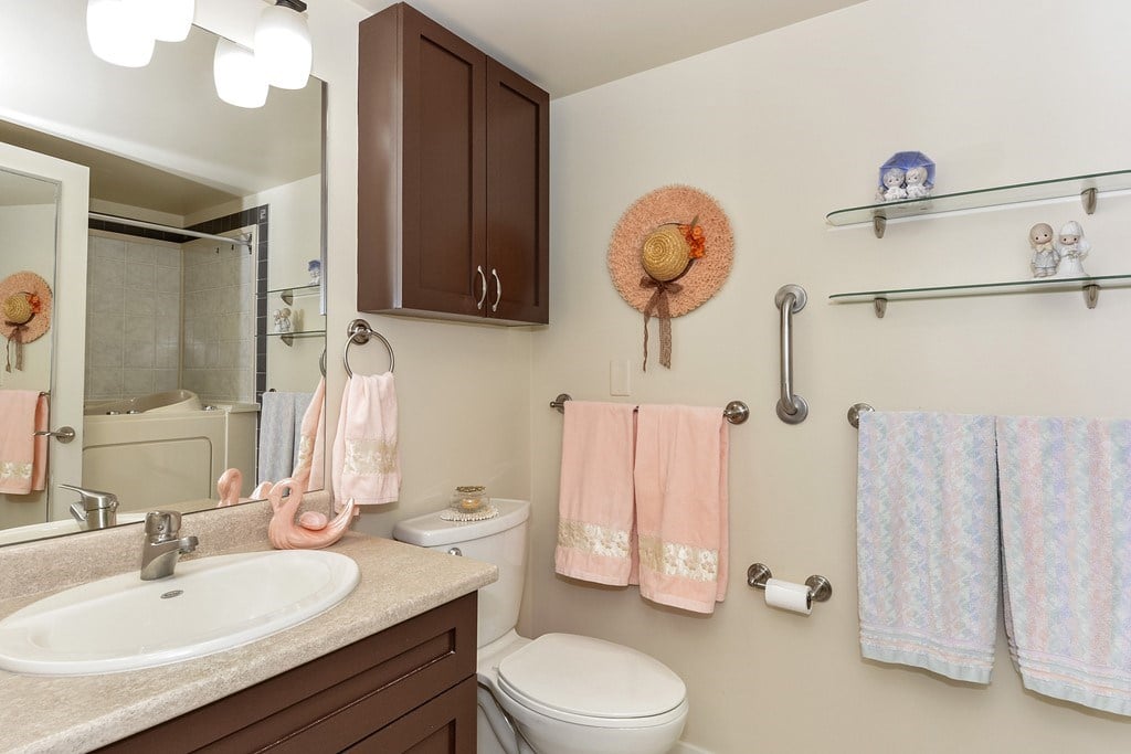 413-2511 King George Blvd