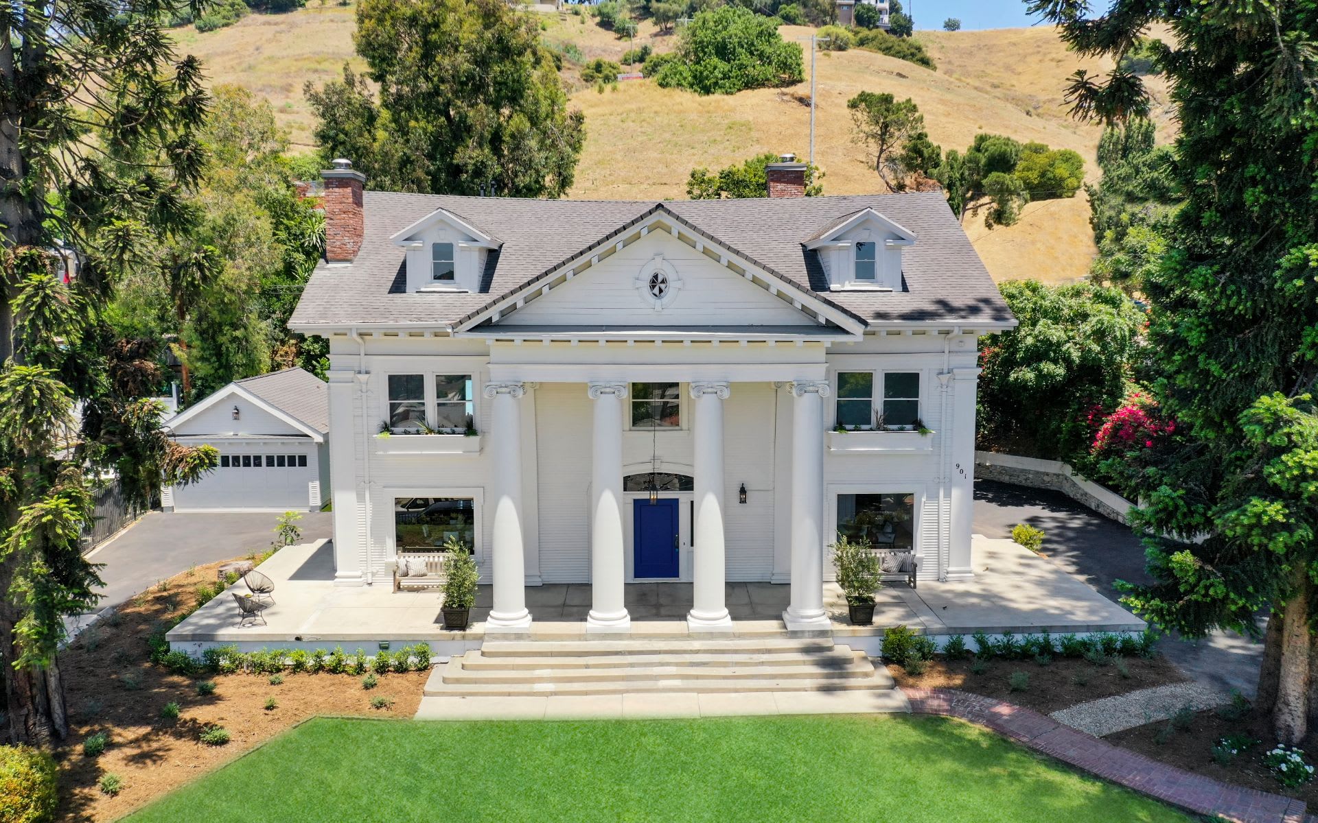  901 Isabel St