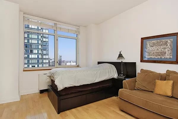 1760 Second Ave. Unit: 20A