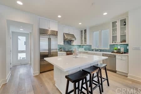 5513 W River
