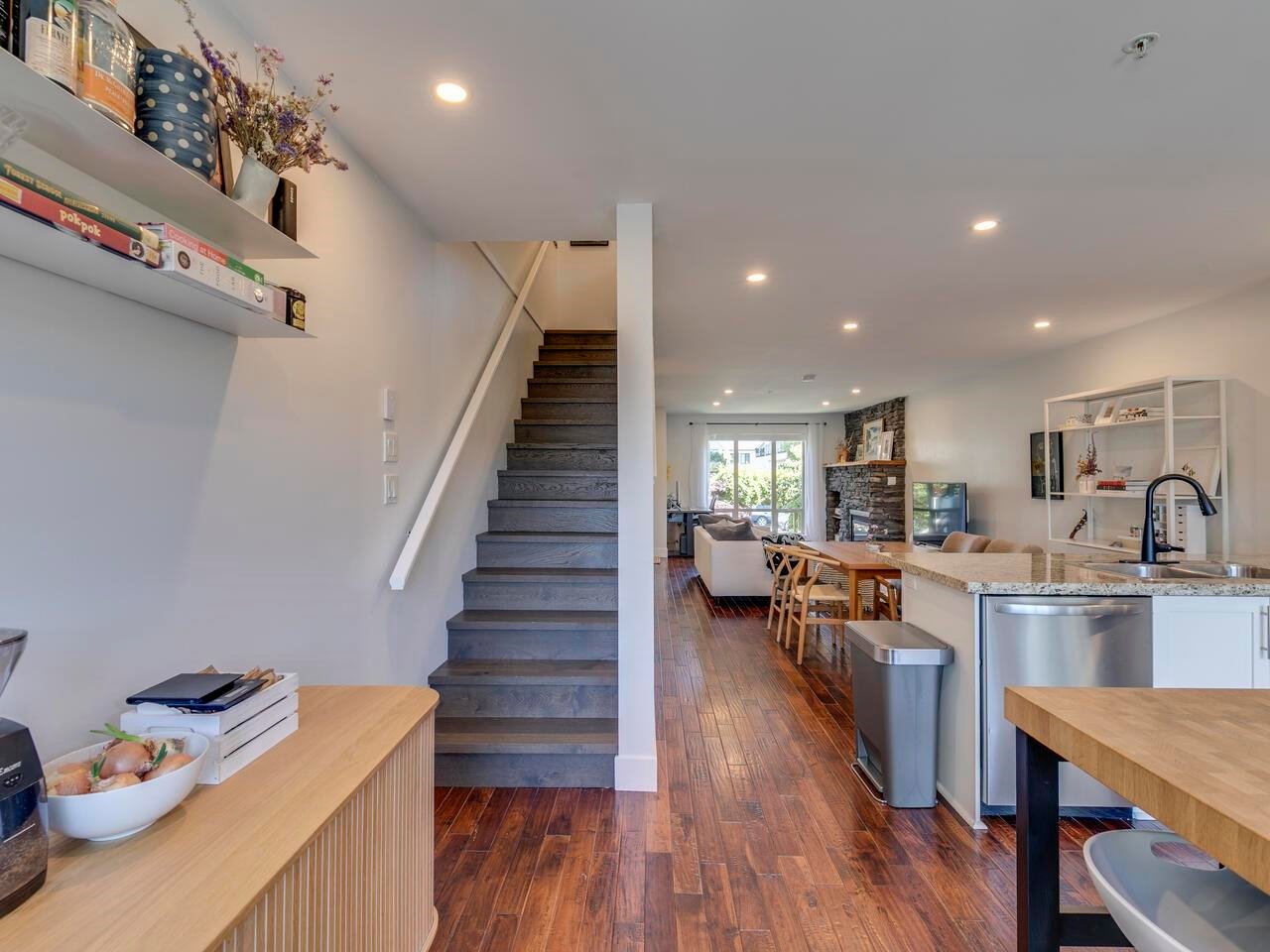 1196 Village Green Wy