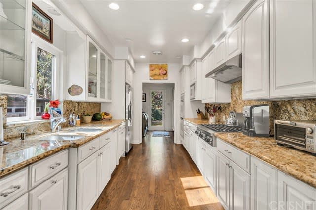 2633 Canyon Drive