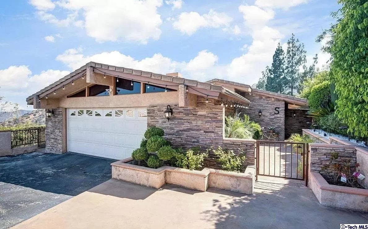 3306 Barnes Cir