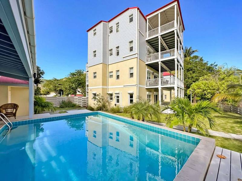 409 Tobacco Wharf 3 Bedroom Apartment