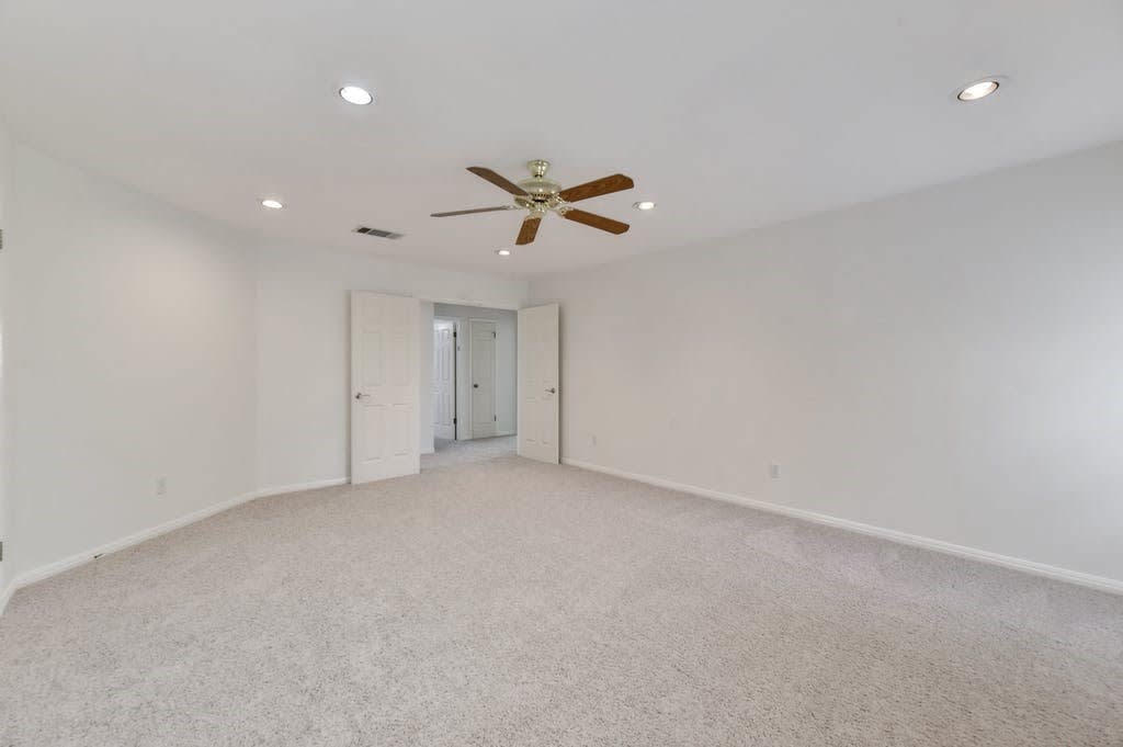 1107 Bowie Rd