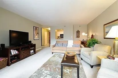 401 E Ontario St #604