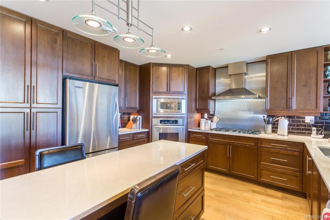 303-5332 Sayward Hill Cres