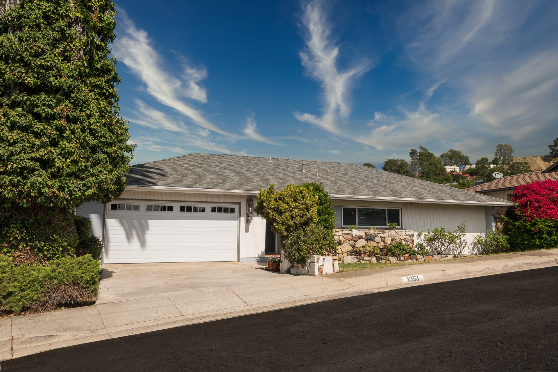 1353 Ridgeside Dr