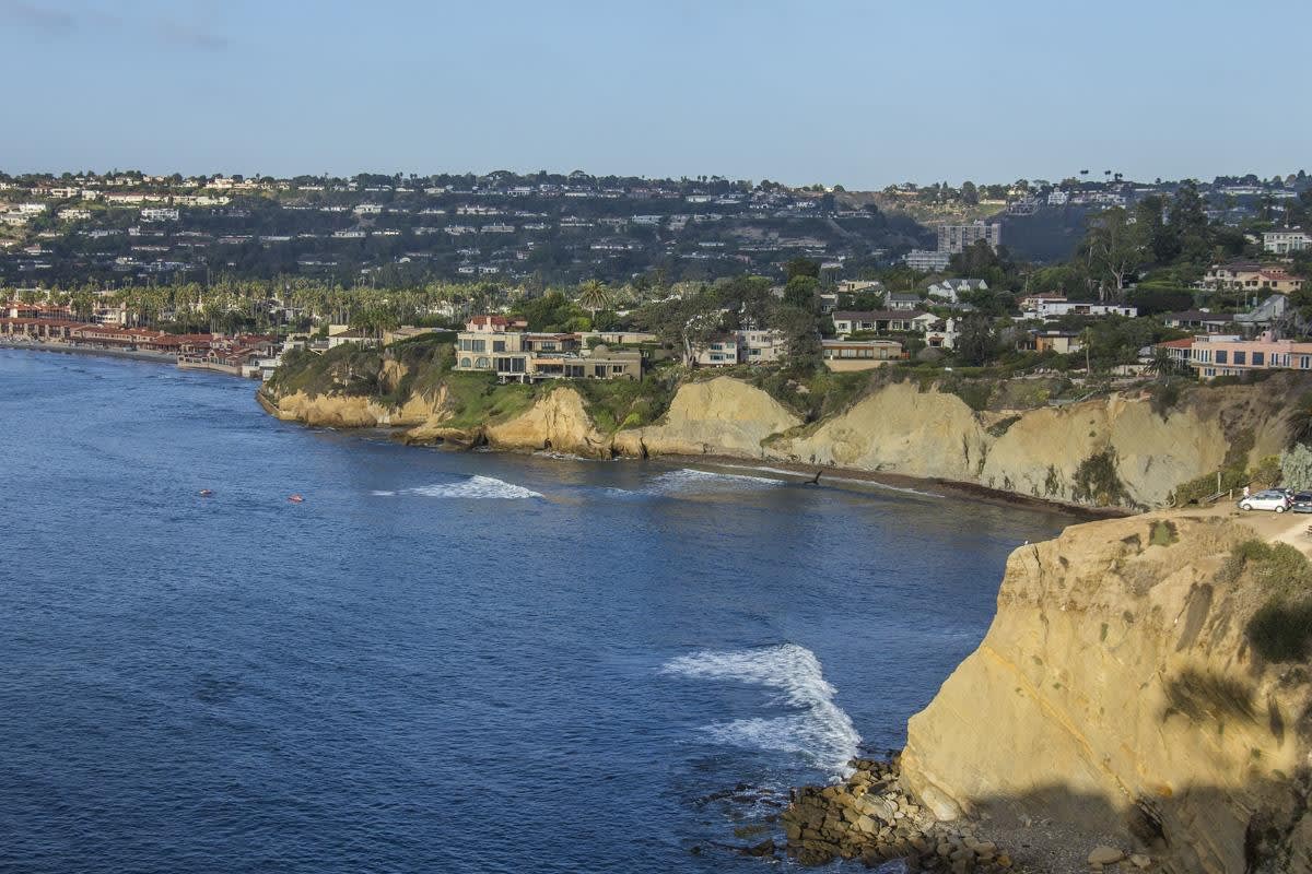 1435 Coast Walk