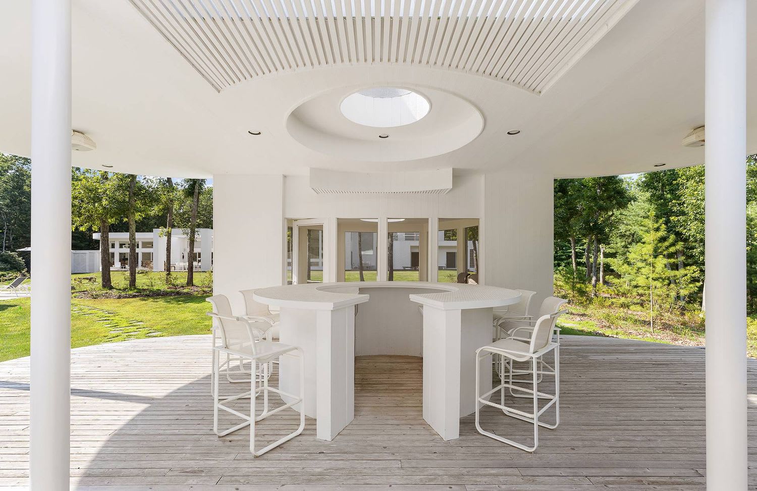 A Breathtaking Contemporary Sanctuary on 7 Acres, With Tennis