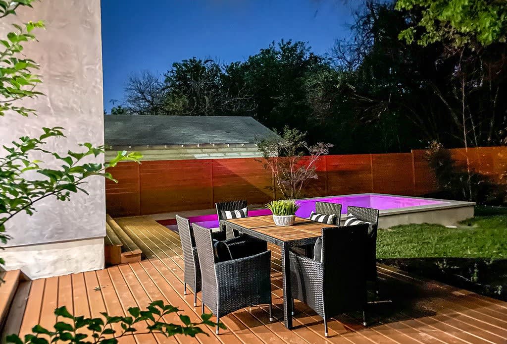 1303 Justin Ln