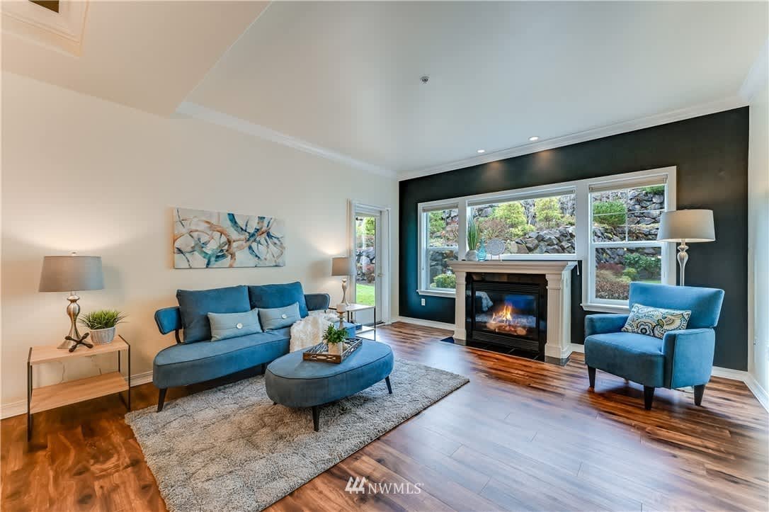 4406 Providence Point Place SE #104, Issaquah, WA 98029