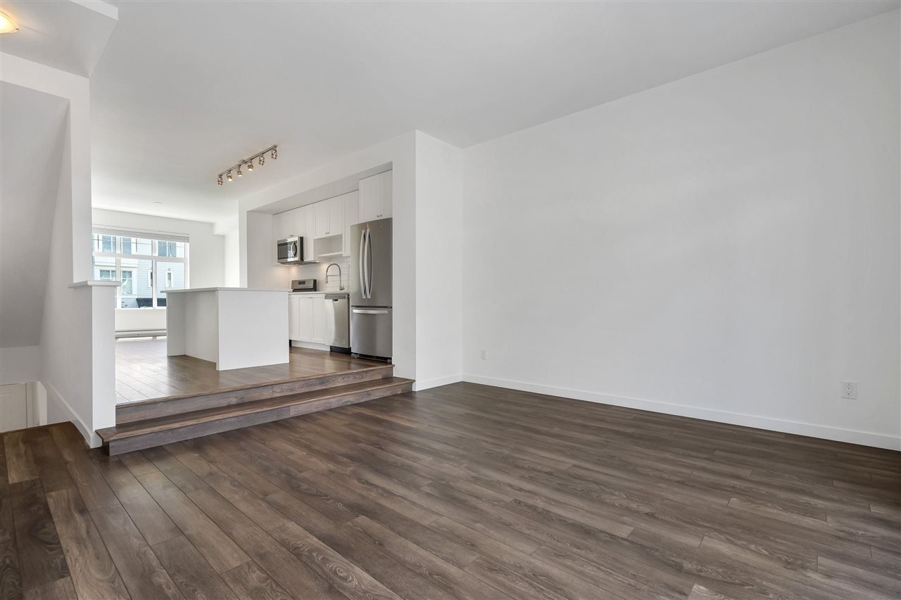 81-16678 25 Ave