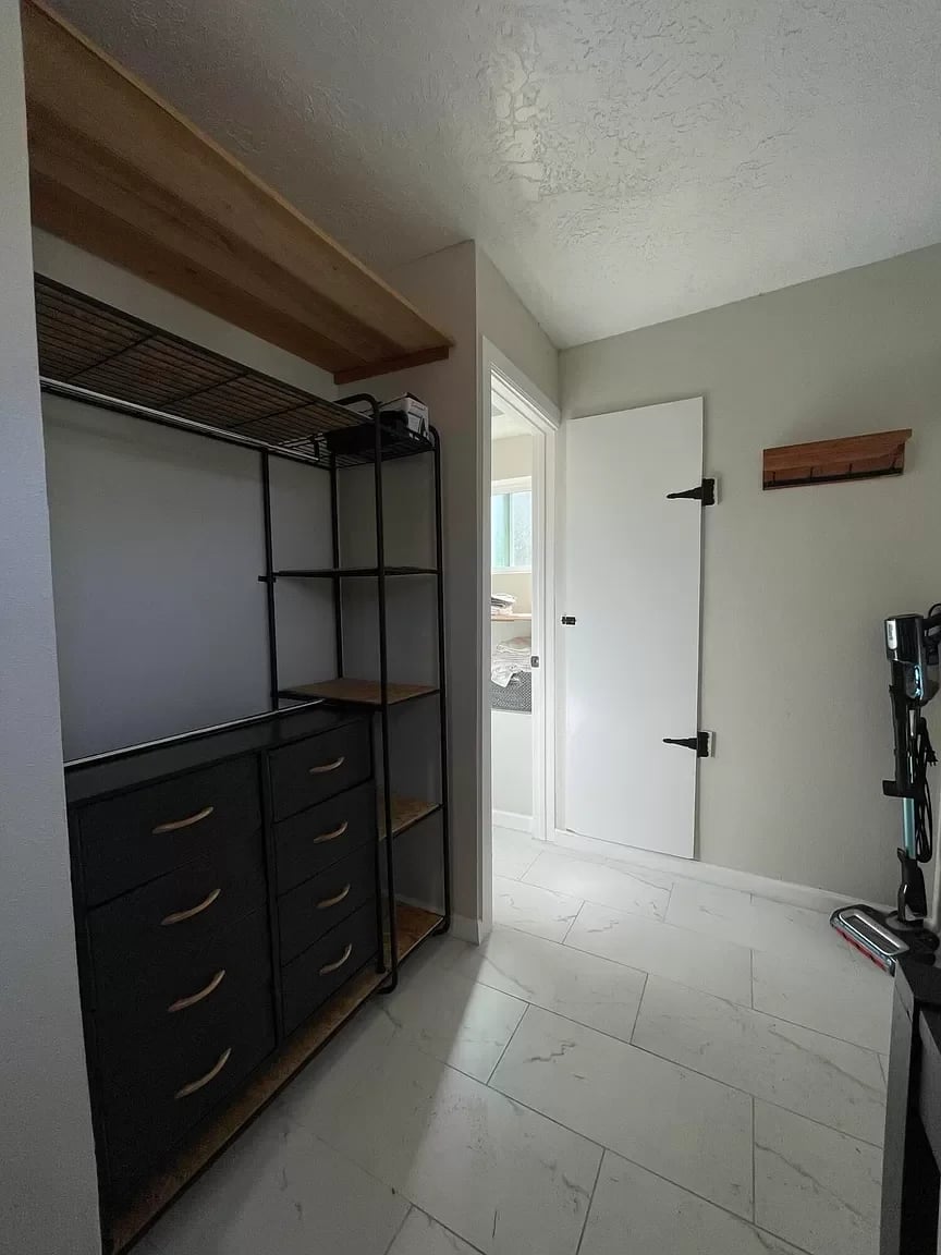 1019 Cerro Vista Rd SW