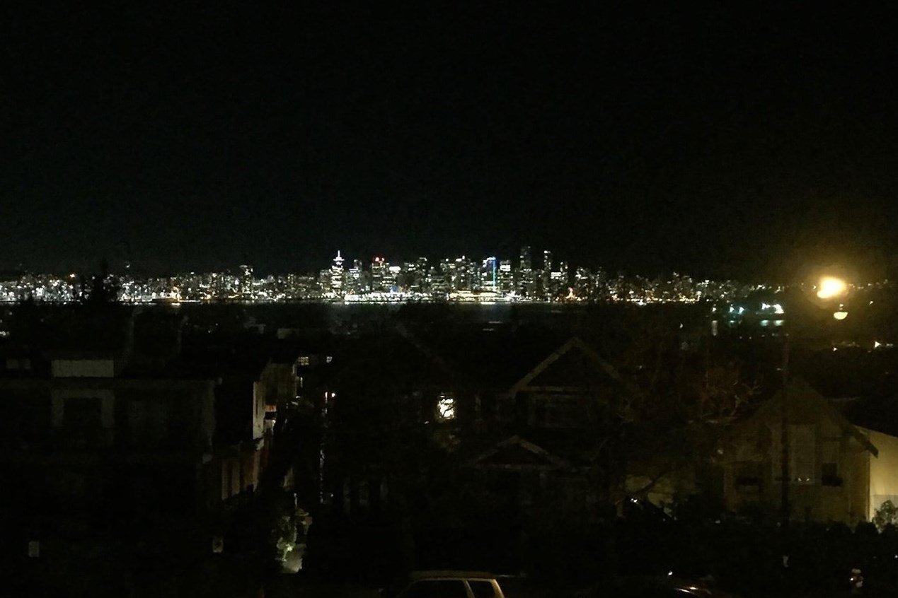236 W 5th St