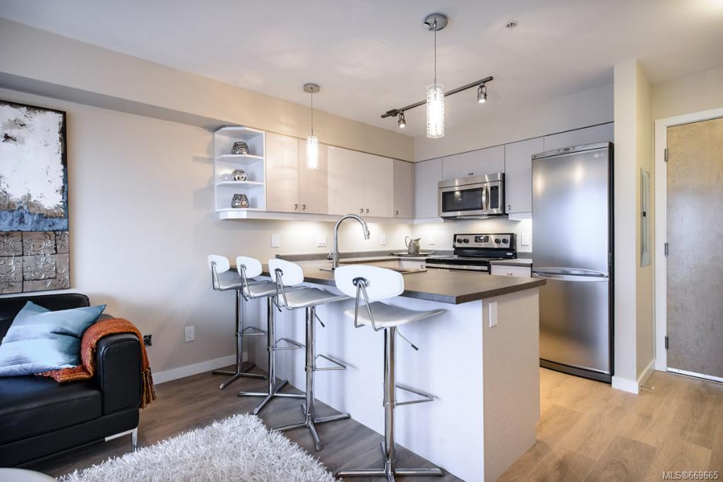212-787 Tyee Rd