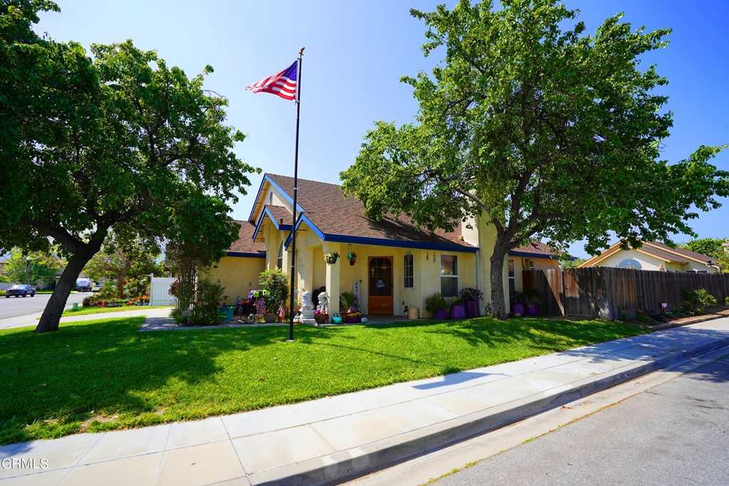 135 Sandlewood Place