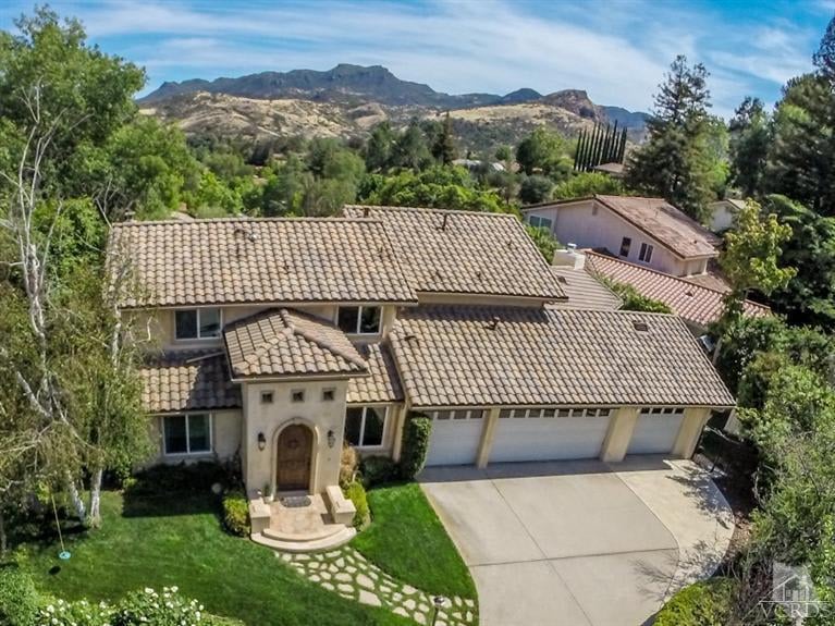 1561 Shadowglen Court