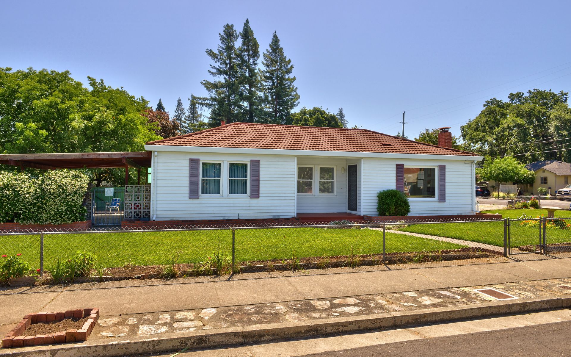 1000 Stewart St
