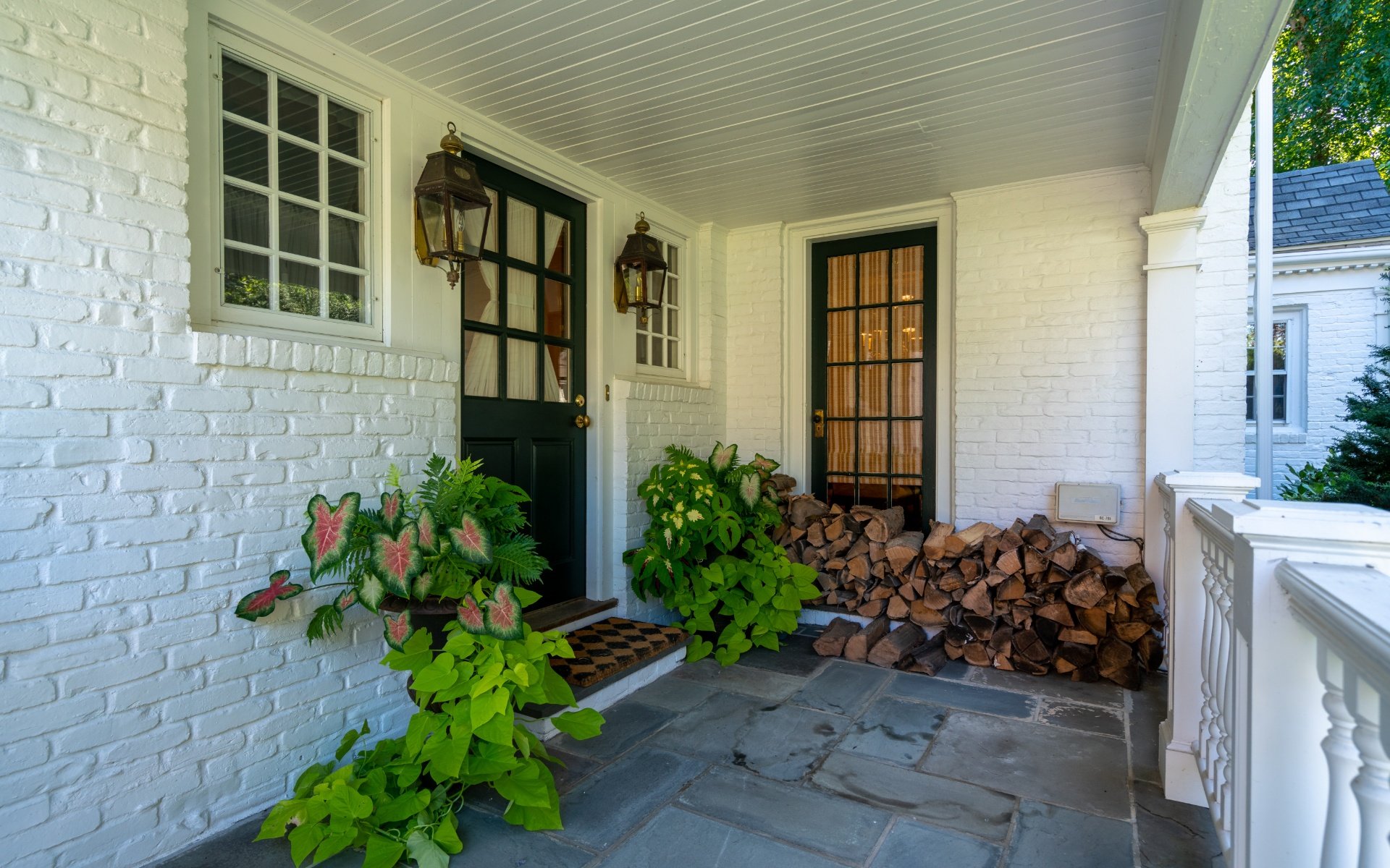 112 Gordon Rd | Under Contract