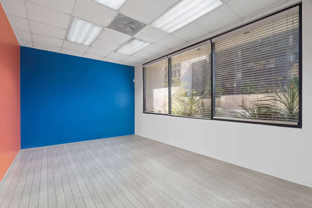 6423 Wilshire Blvd