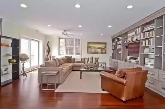 707 W Barry Ave, #302