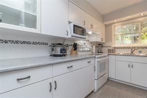 11-626 Goldstream Ave