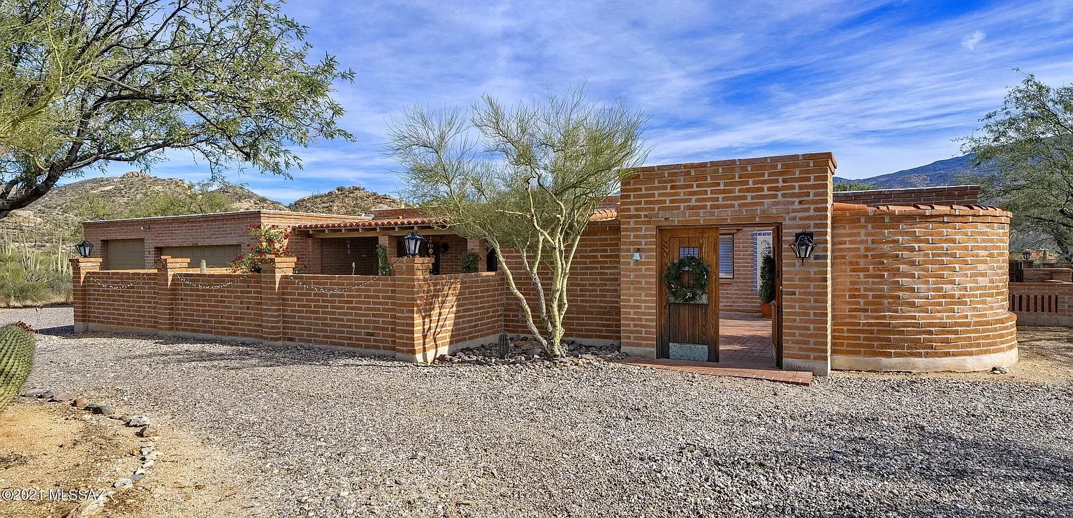 2310 N Avenida Sorgo