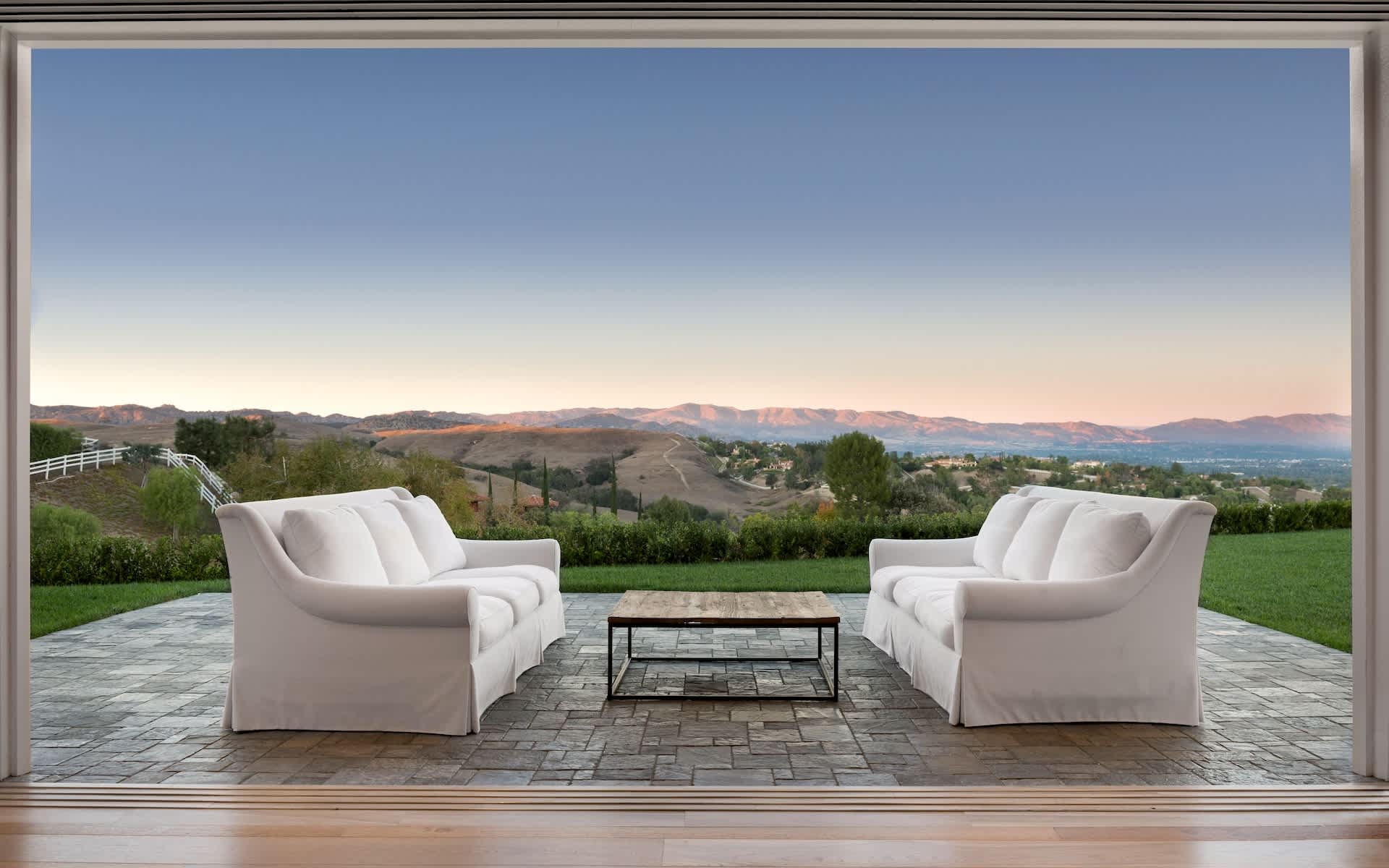 5570 Bill Cody Rd, Hidden Hills Ca