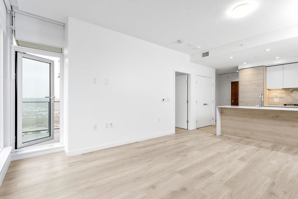 680 Quayside Drive 3205, New Westminster