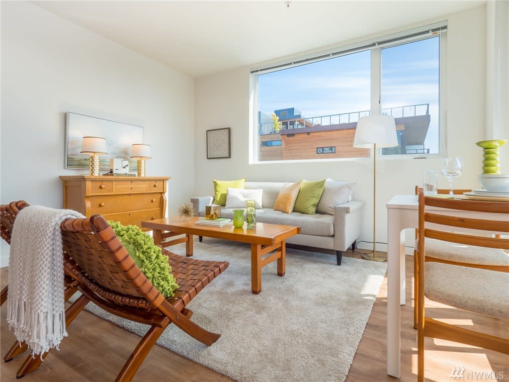 121 12th Ave E , #402  