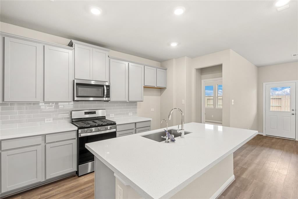 32410 Elmwood Manor