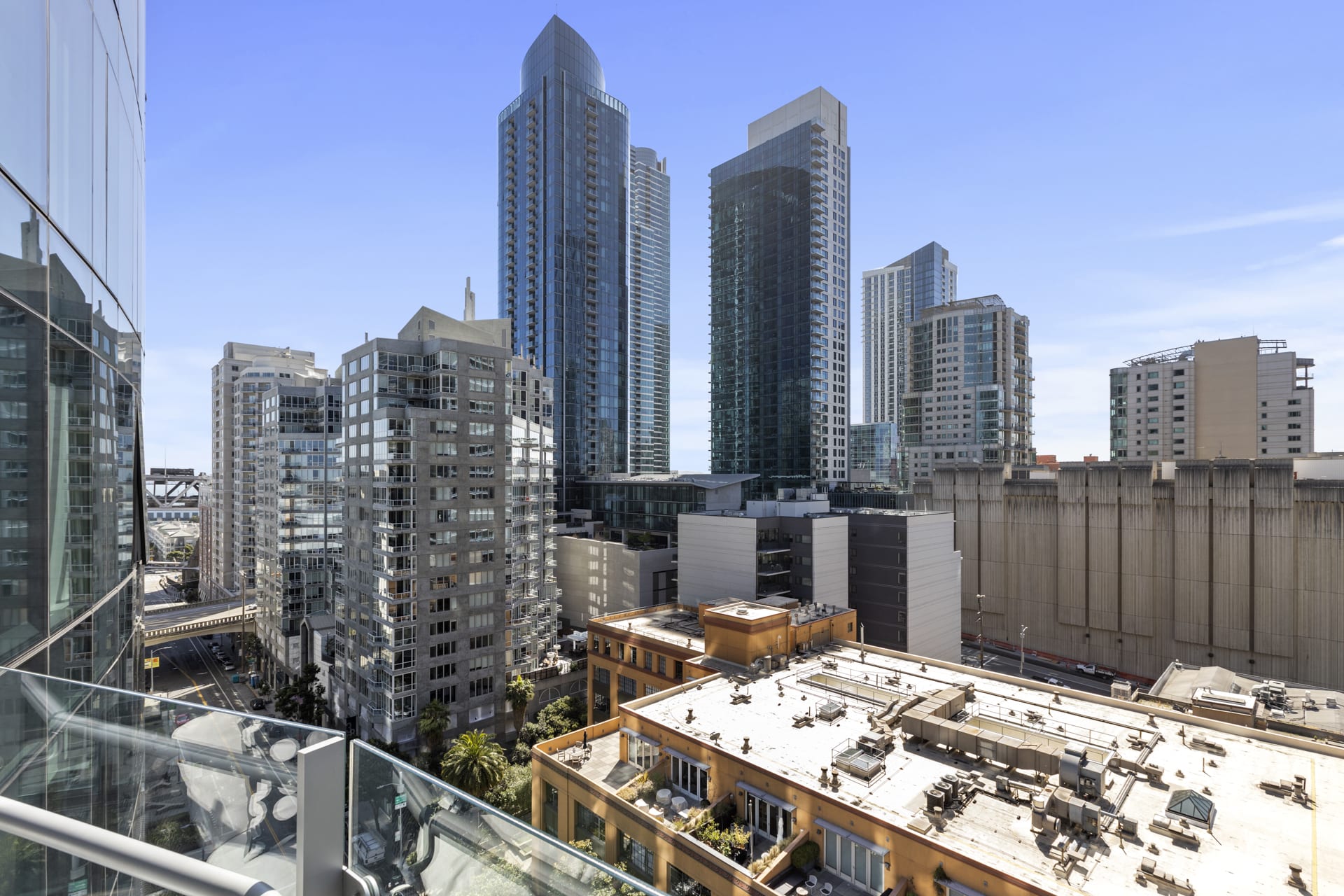 201 Folsom St #15A