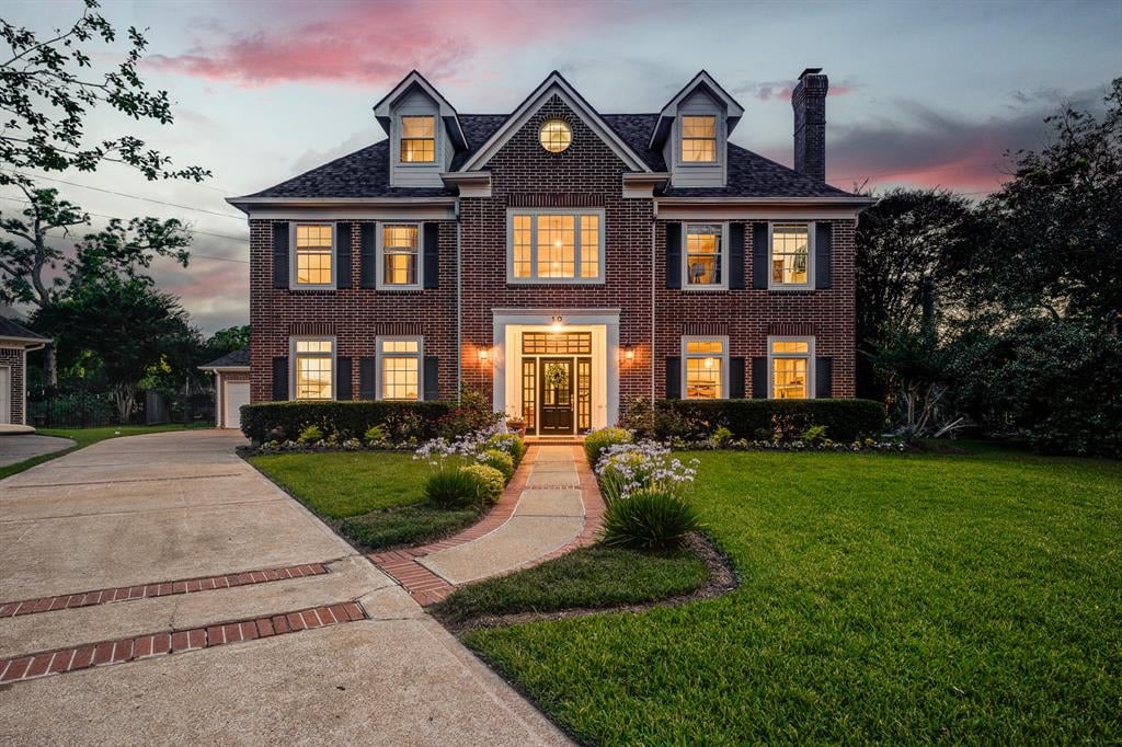 10 Dartmoor Ct