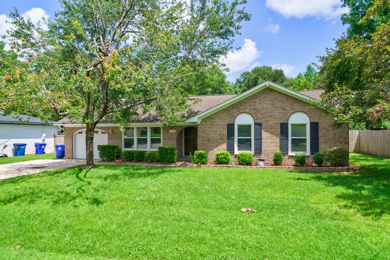 2109 Chancellory Ln