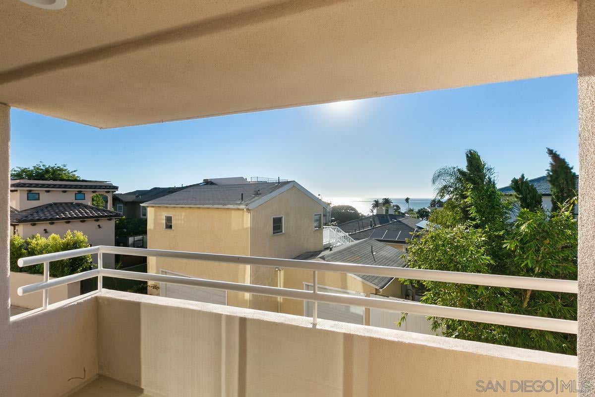5726 La Jolla Blvd #206
