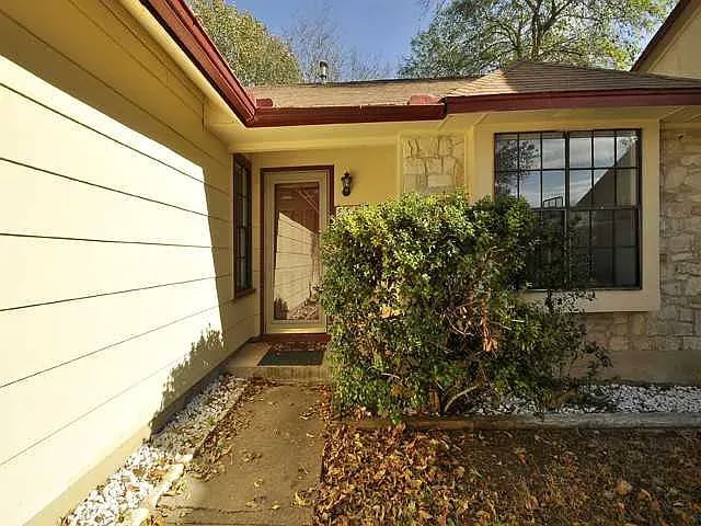 9831 Briar Ridge Dr