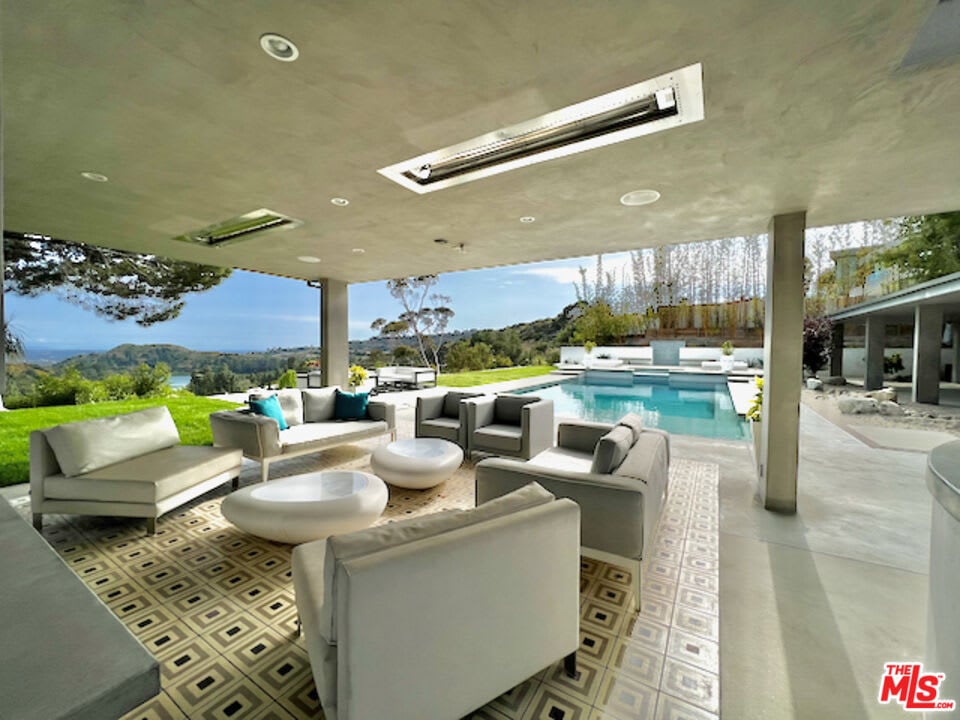 Retreat View